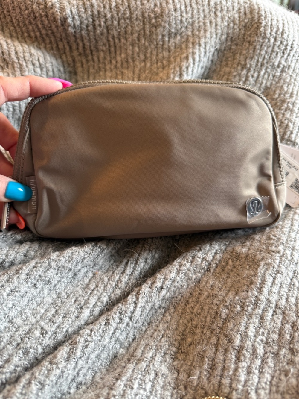 LULULEMON BELT BAG WARM ASH GRAY